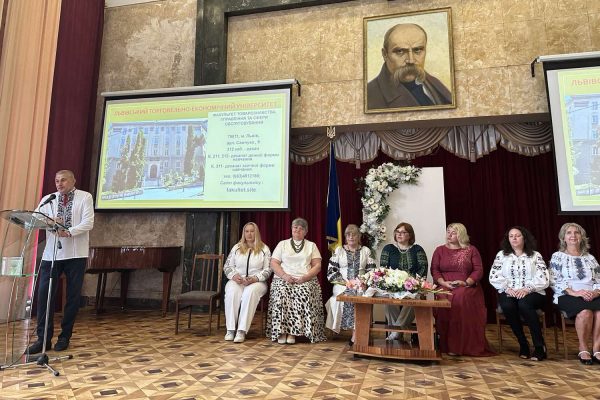 Зустріч із першокурсниками Зустріч із першокурсниками