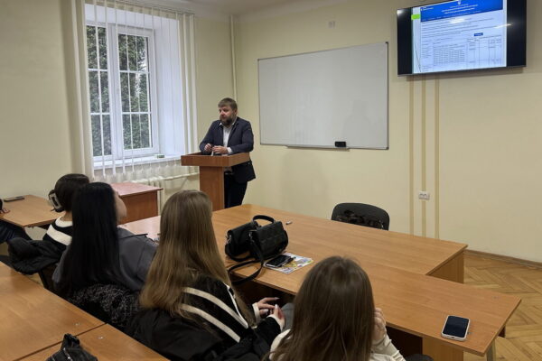 Олег Микитин